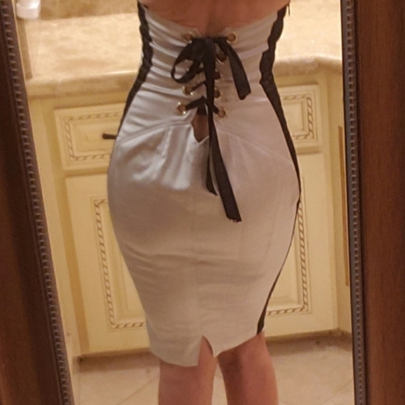 Guess by Marciano corseted back satin dress, Sz 0 - Picture 15 of 16